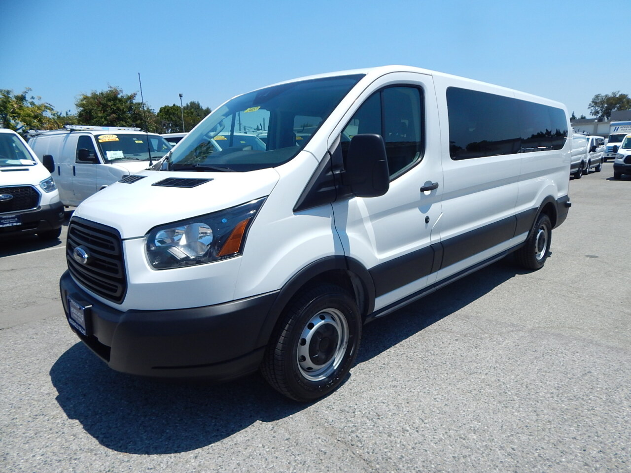 ford transit wagon 2018 1FBZX2ZM1JKB36037 image ford transit wagon 2018 1FBZX2ZM1JKB36037 image